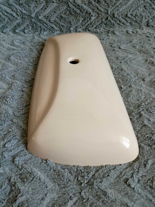 Pokrywa spłuczki  410 x 190 x 20 mm.