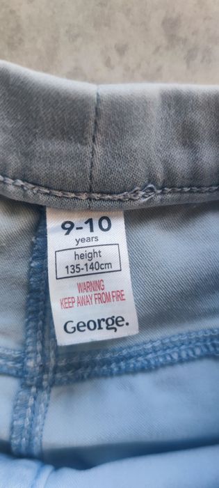 Super jeansy przecierane rurki George