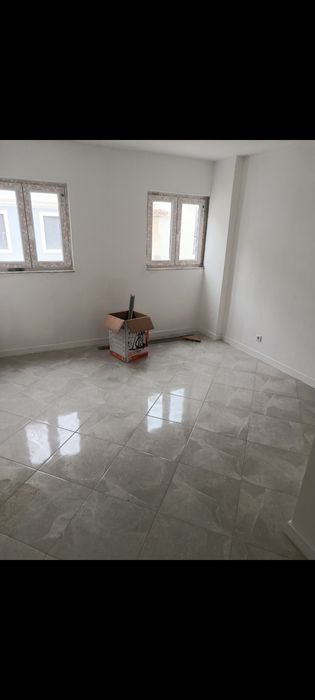 T0 690 euros água e luz incluido