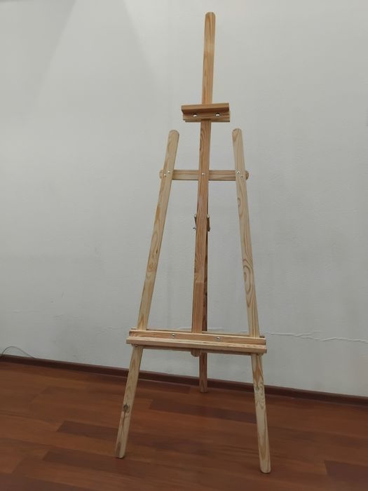 Мольберт-тринога дерев'яна, використовувалася один раз
