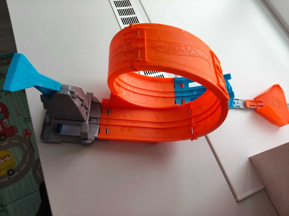 Іграшка трек Hot wheels