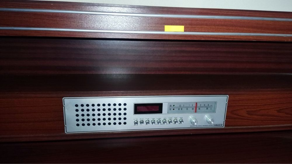 Conjunto de cama anos 70 com radio