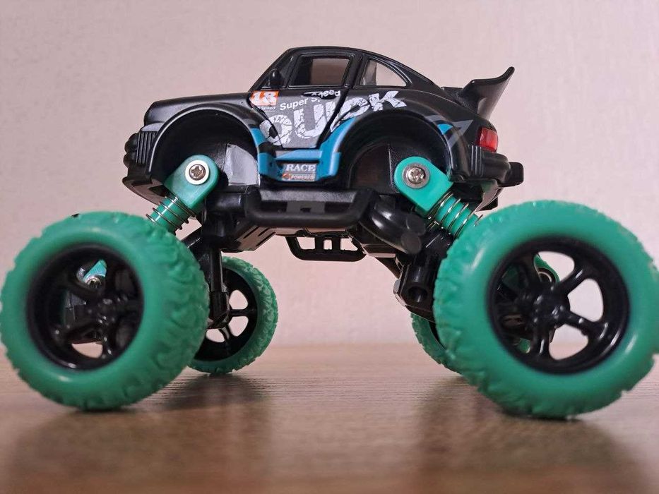 Новий комплект метал іграшок джип+пожежна машина  інерційні