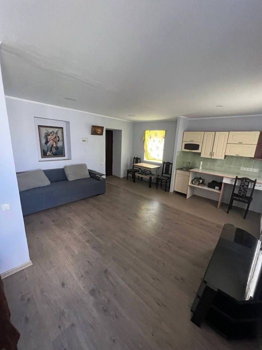 Продається будинок та тепличне господарство місто Жашків 140км від Киє