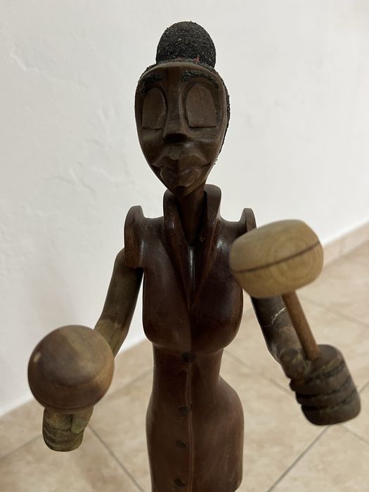Esculturas de Madeira - Artesanato Cubano