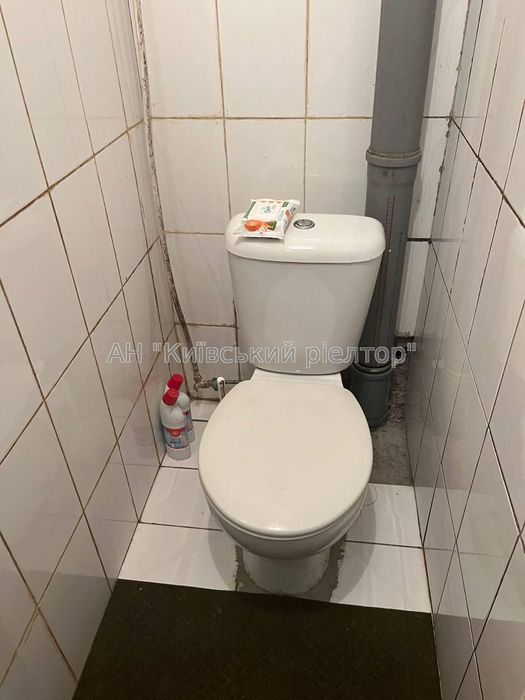 Продаж двокімнатної квартири вул. Михайла Стельмаха, 8. м. Голосіївська 10 хв