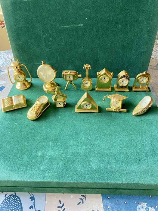 Conjunto de Relógios Miniaturas de Colecção