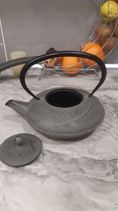 Тарелки,Чайник заварник,чугун исинские,Helfer, Стаканы Ikea Pokal