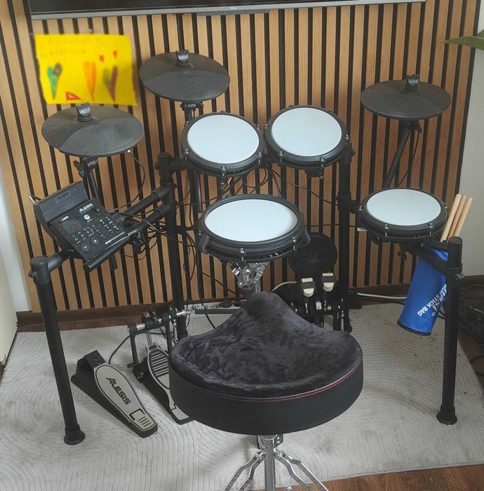 Perkusja elektroniczna alesis nitro max kit + double kick + drum throne