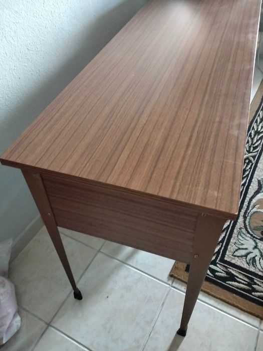 Vendo máquina de tricotar manual e elétrica.