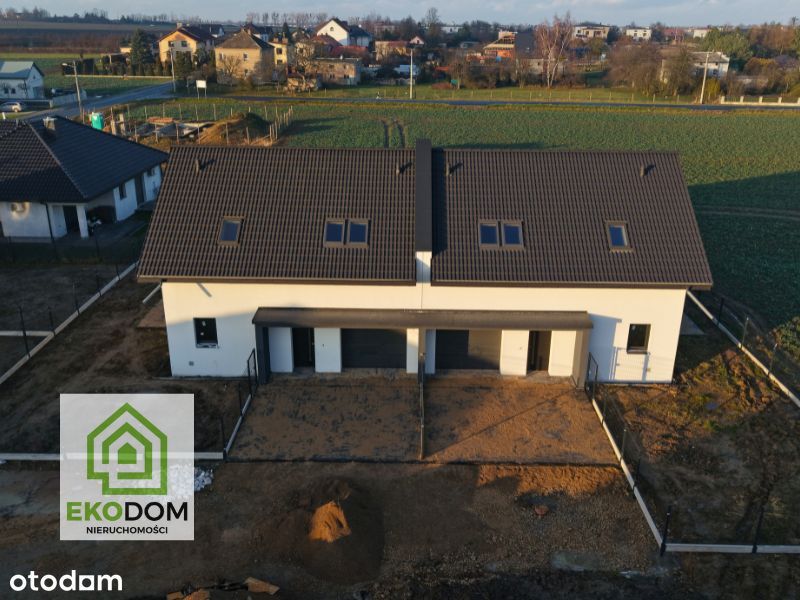 Dwa domy w zabudowie bliźniaczej 136,5 m2 / Lubliniec, Kochcicka