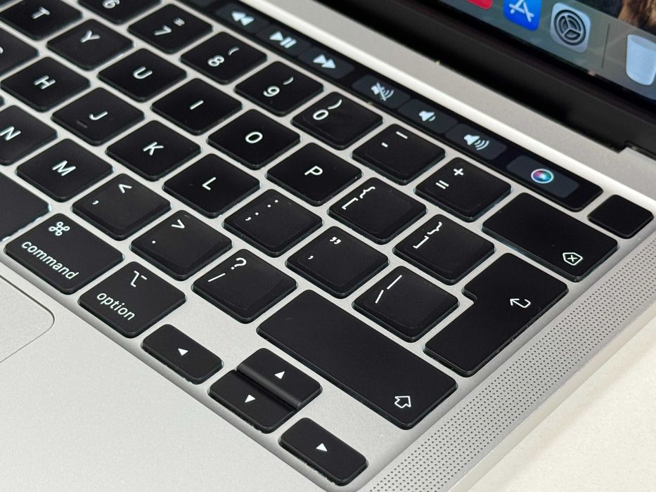 MacBook Pro 13 2022 M2 TouchBar 8GB RAM 256GB SSD Silver