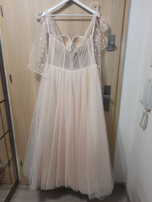 Suknia ślubna brzoskwiniowa