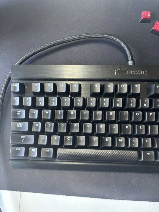 Teclado mecânico Gaming - CORSAIR Gaming K70 — vermelho CHERRY® MX (UK)