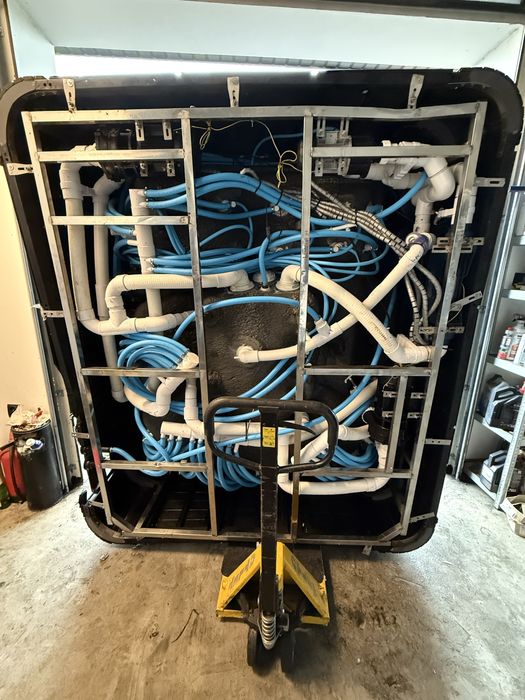 Jacuzzi nowe uszkodzone podczas transportu