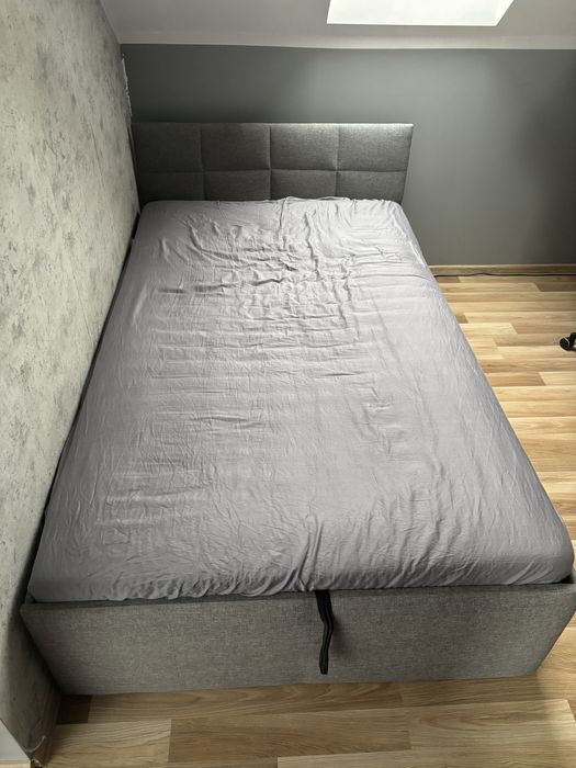 Lóżko tapicerowane