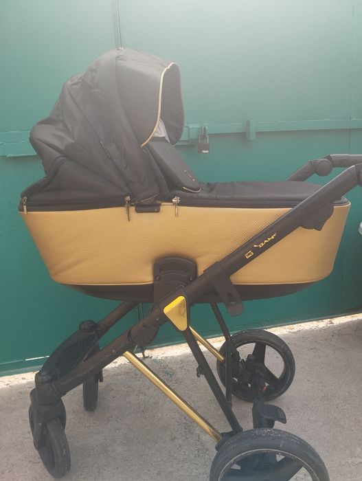 Продам дитячу коляску 2в1 Adamex.