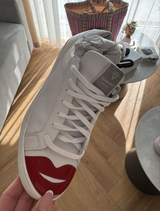 Sneakersy usta skóra naturalna