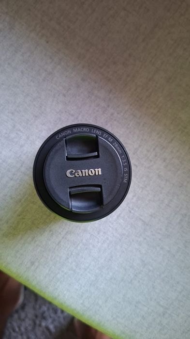Lente Canon EF-M 28mm f/3.5 Macro IS STM (Excelente Estado)