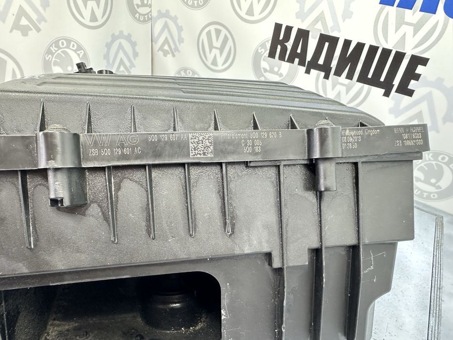 Корпус повітряного фільтра Skoda Octavia A7 2.0 TDI Golf 7 B7