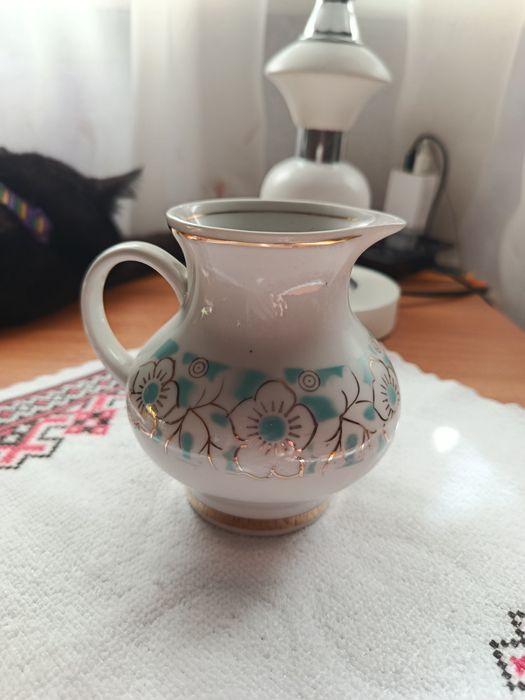 Продам кавовий сервіз 70-80-х років Довбиського фарфорового заводу.