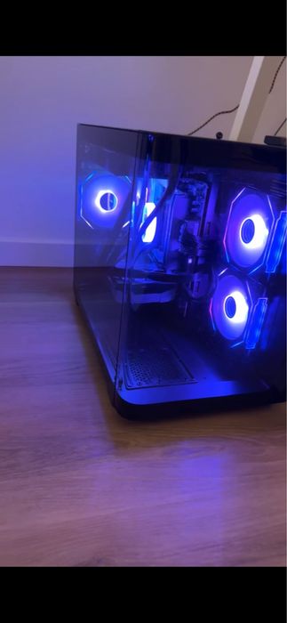 PC Gaming  | Ryzen 7 7800X3D + RTX 5070 Ti 16GB