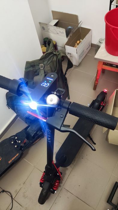 Електросамокат Giant