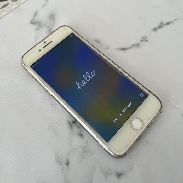 iPhone 8 com 64GB64585058383491122