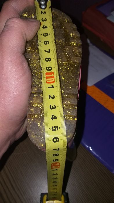 Продам детские резиновые сапожки б.у.