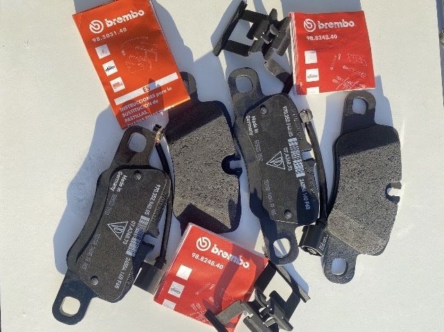 Копплект задні гальмівні колодки Brembo для Porsche