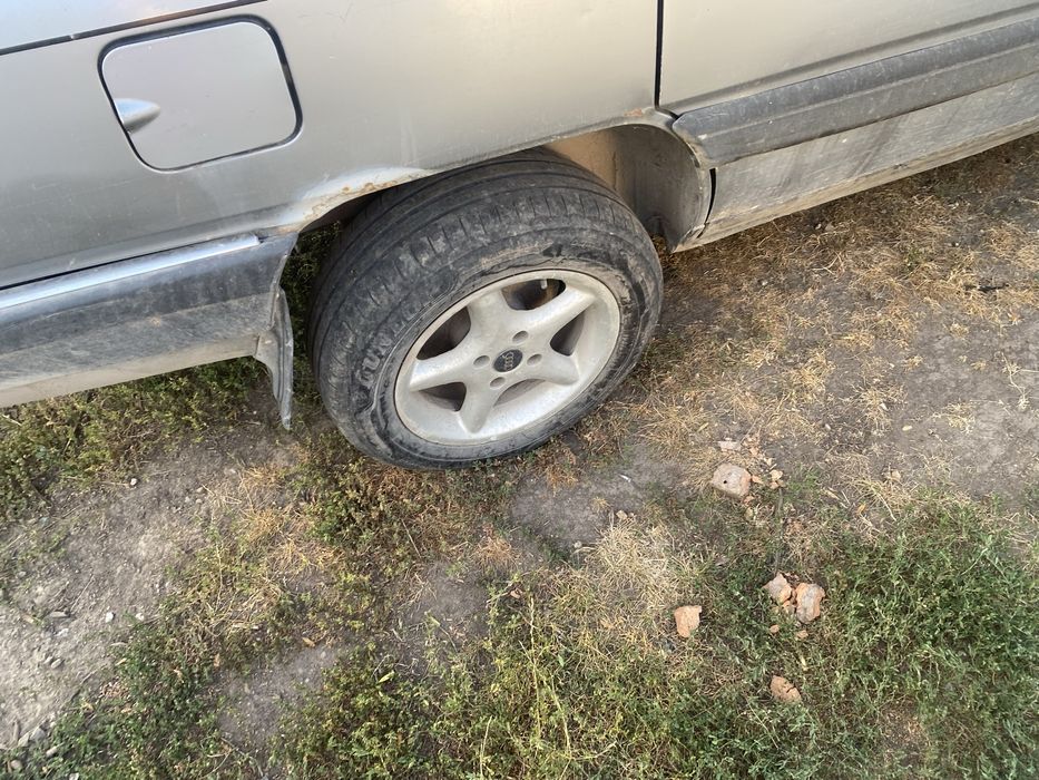 Продам ауді100с3 1.8 (не на ходу)
