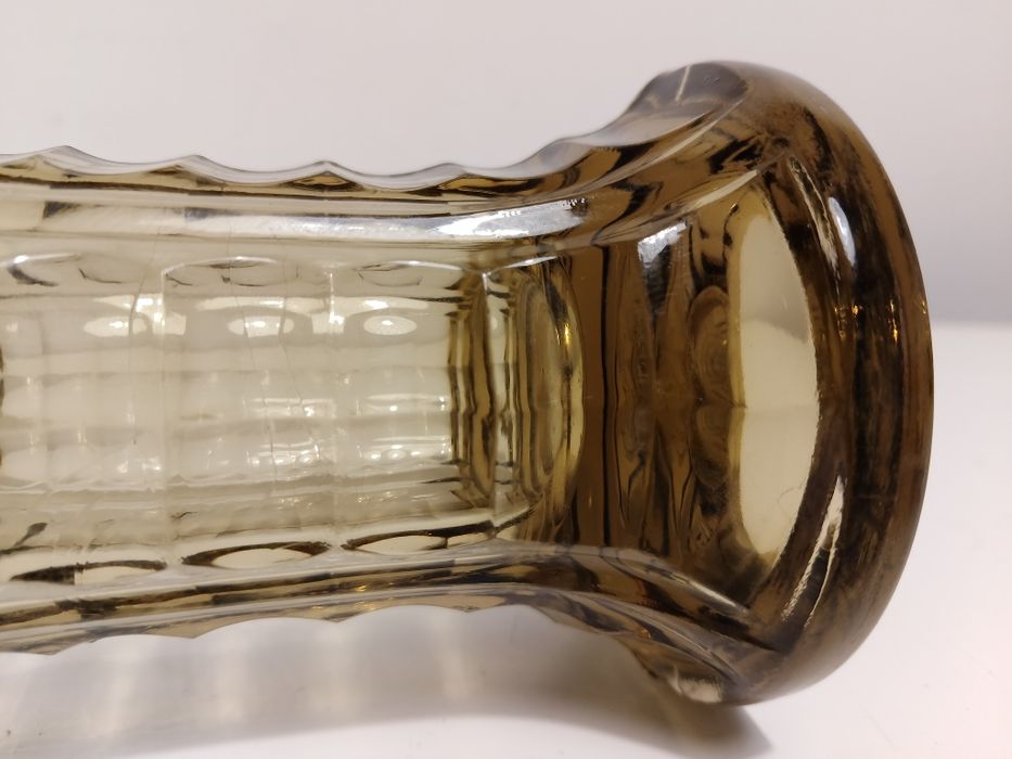 Piękny wazonik w stylu art deco ITALIA szkło prasowane