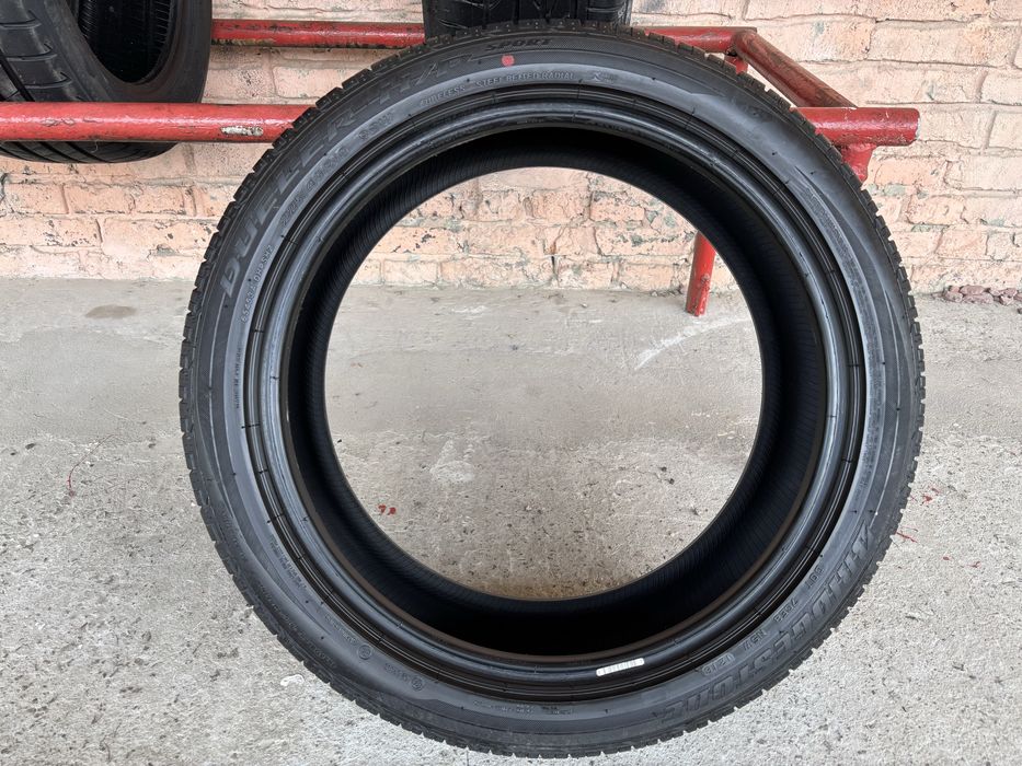 Пара літніх шин 225/45R19 Bridgestone