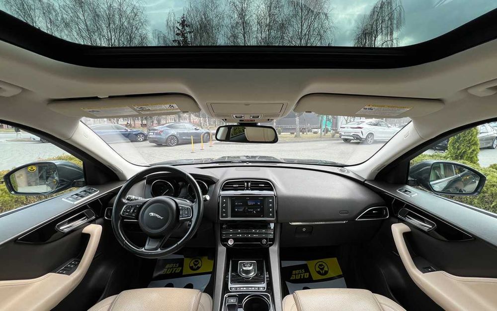 Jaguar F-Pace 2017