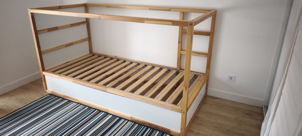 Cama de criança com colchão