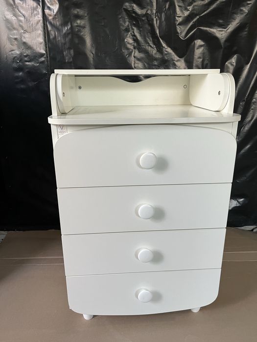 Дитячий комодик з пеленальною дошкою