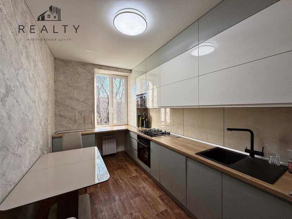 Двокімнатна квартира з ремонтом (р-н стадіону Славутич) 213-255-468