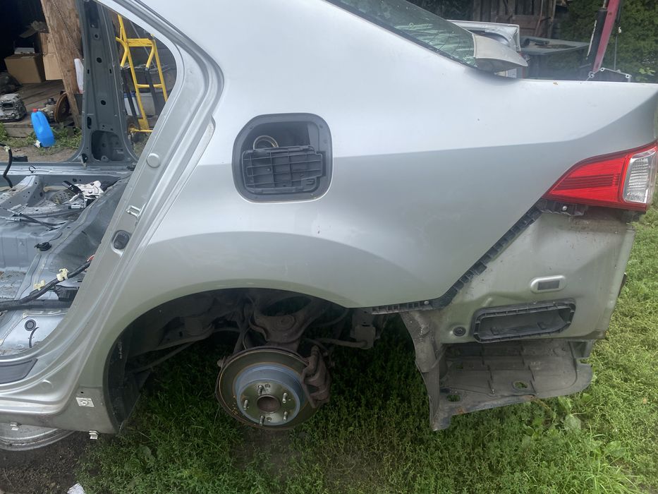 Cwiarka poszycie blotnika lewy tyl Honda Accord VIII sedan