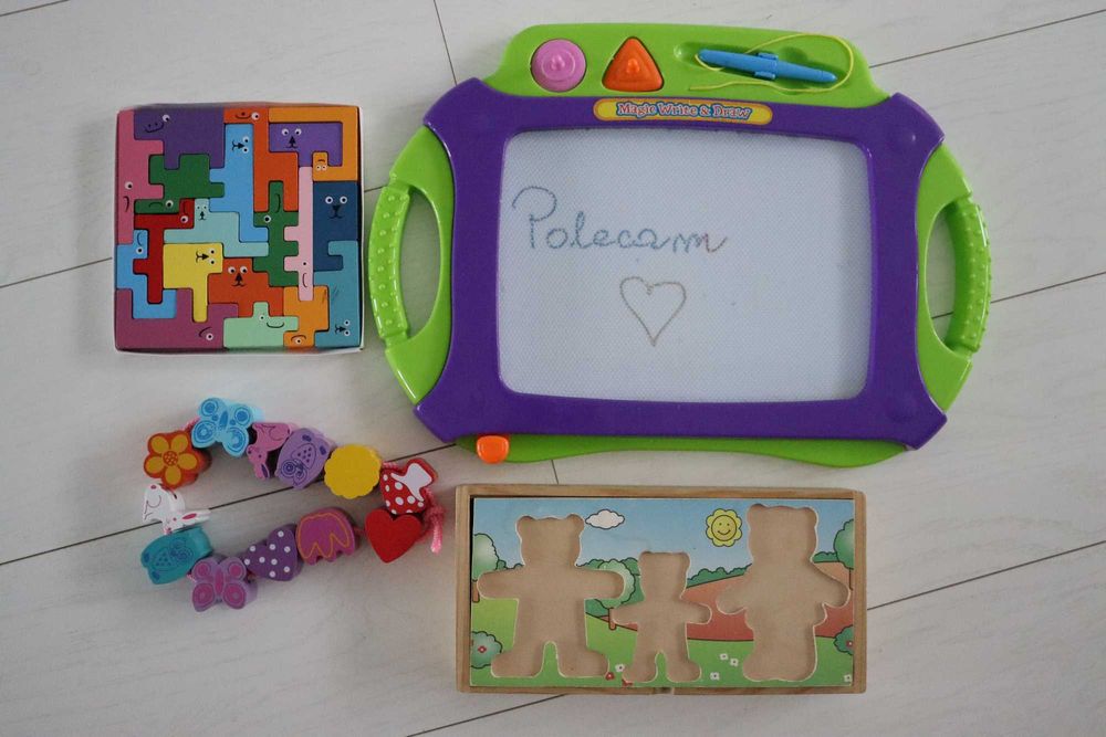 zestaw drewniane układanki terapia ręki + tablica Fisher Price znikopi