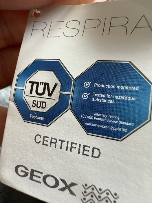 Nowe skórzane sandałki Geox r 40 na koturnie