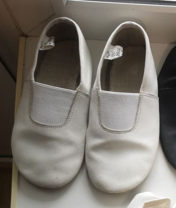 Чешки білі кожа 19 см.