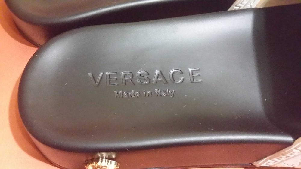 Босоніжки Versace