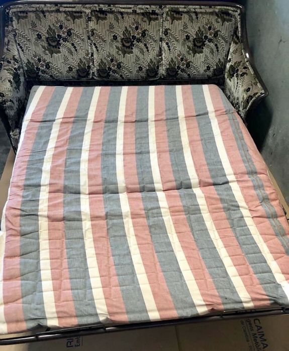 Sofá cama, como novo