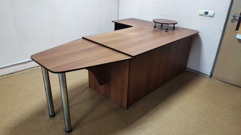 Офисная мебель, стенка, тумбочки, шкафы, столы