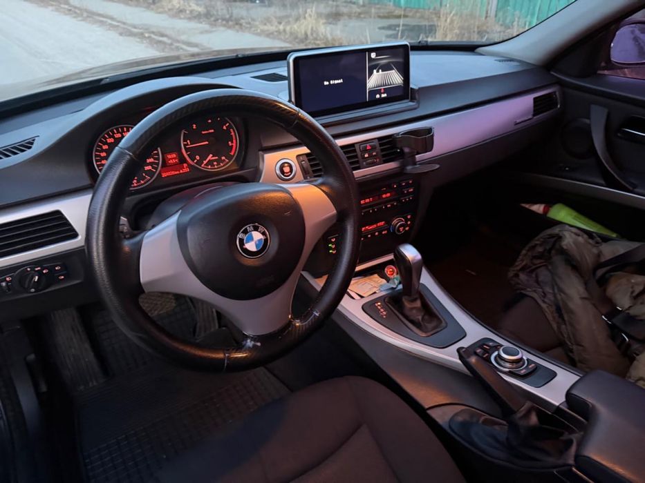 Продам BMW E91  2.0d