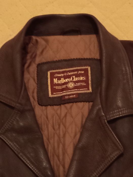 Casaco em pele Genuína da marca Marlboro.