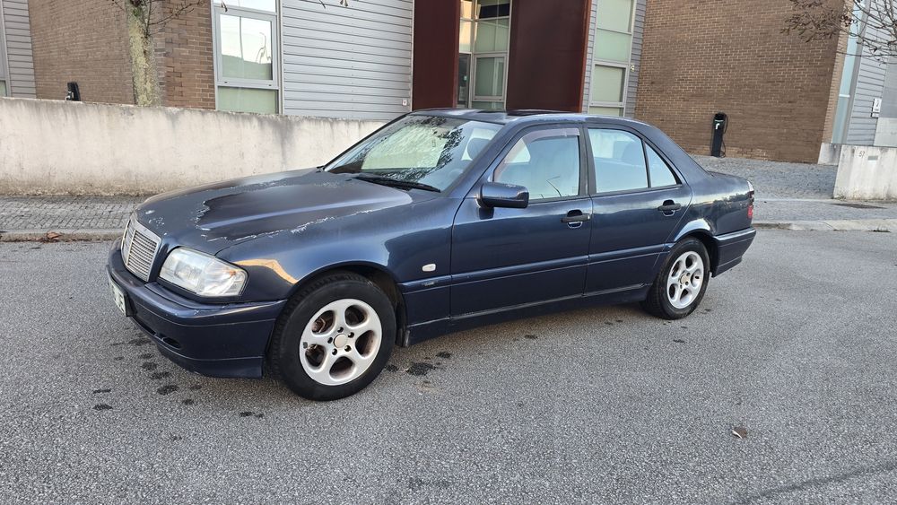 Mercedes-Benz C200