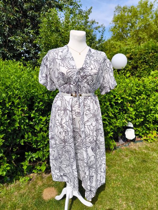 Sukienka biała we wzorki rękaw pufka new collection roz M-L