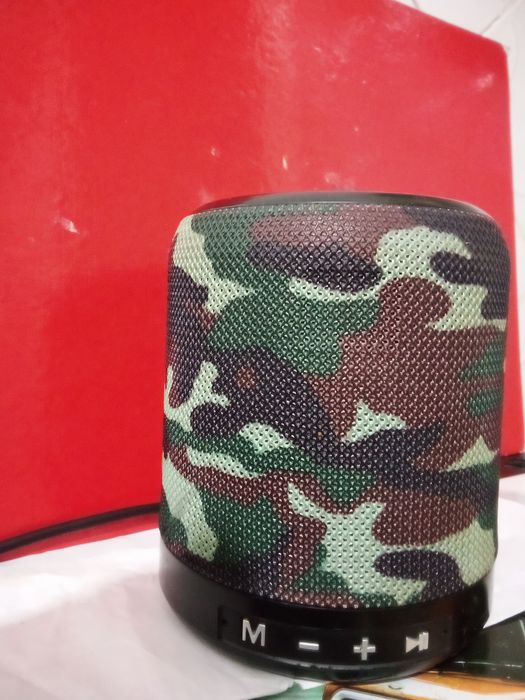 Блютуз колонка типо JBL