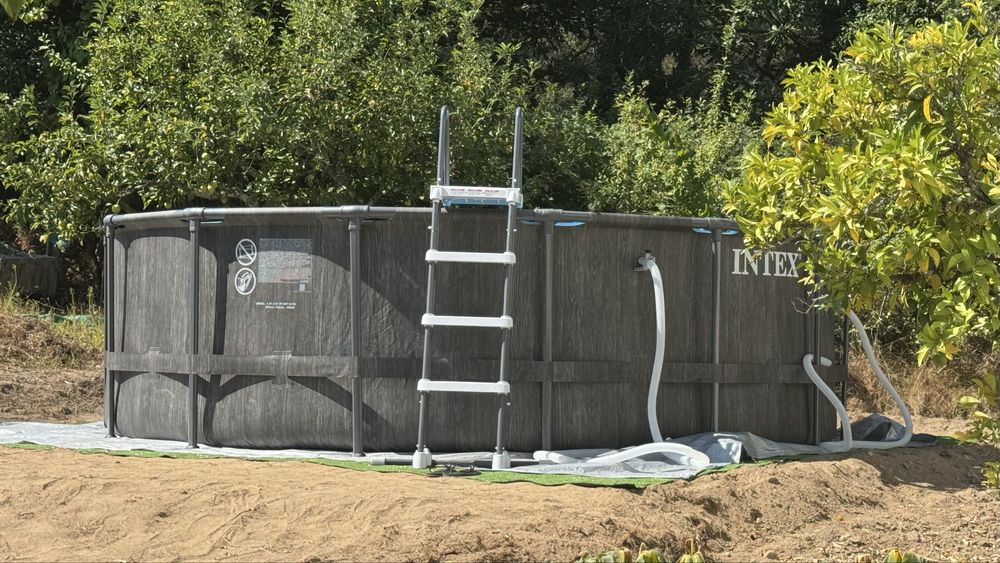 Piscina Intex nova